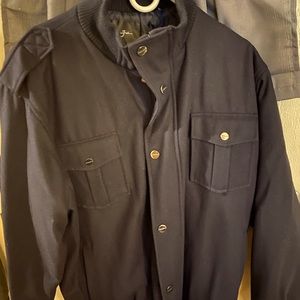 The colors are green black an blue.